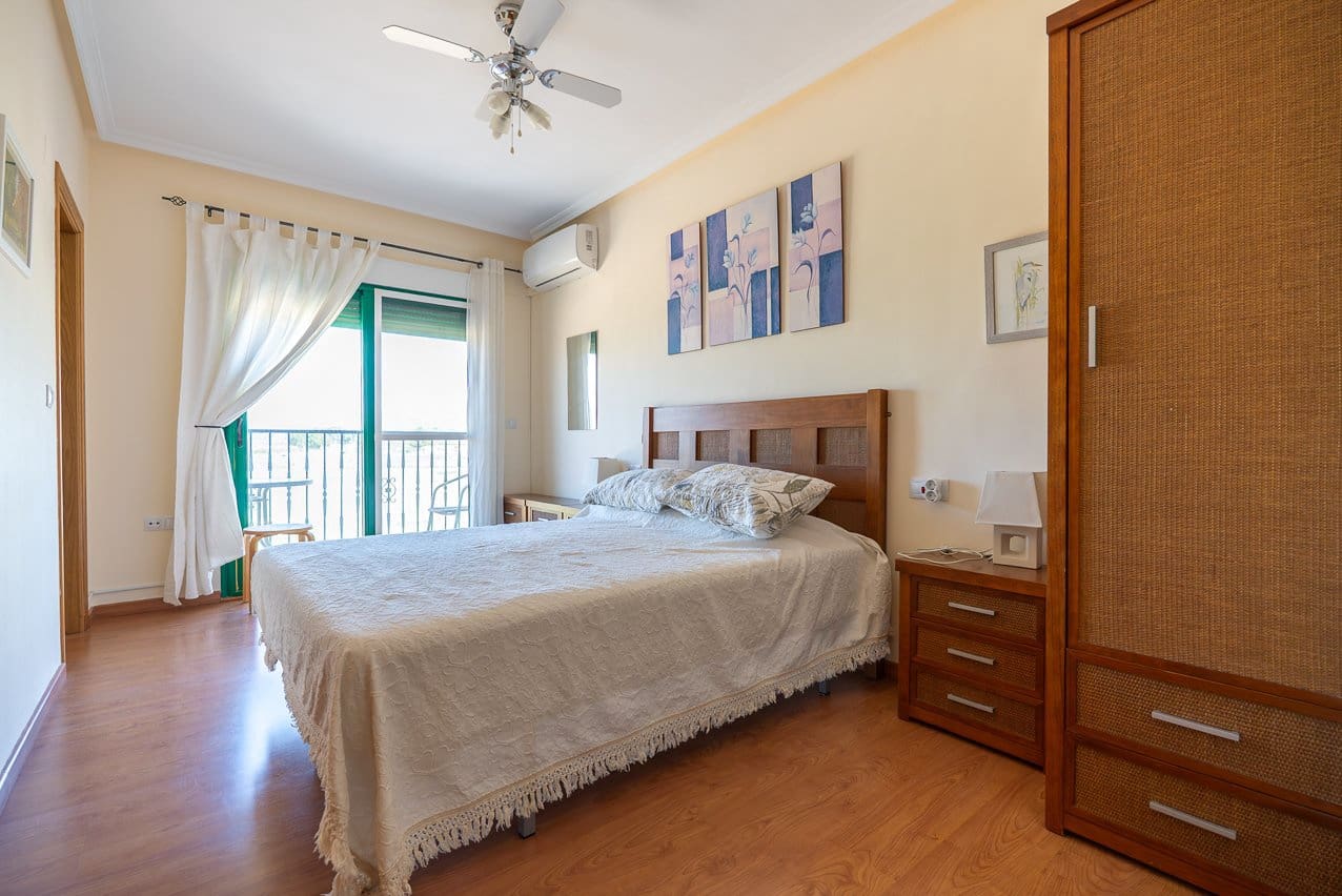 3 bedroom Apartment for sale in Pinoso with pool - € 149,950 (Ref: 9723881)