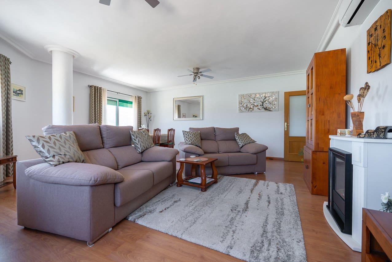 3 bedroom Apartment for sale in Pinoso with pool - € 149,950 (Ref: 9723881)