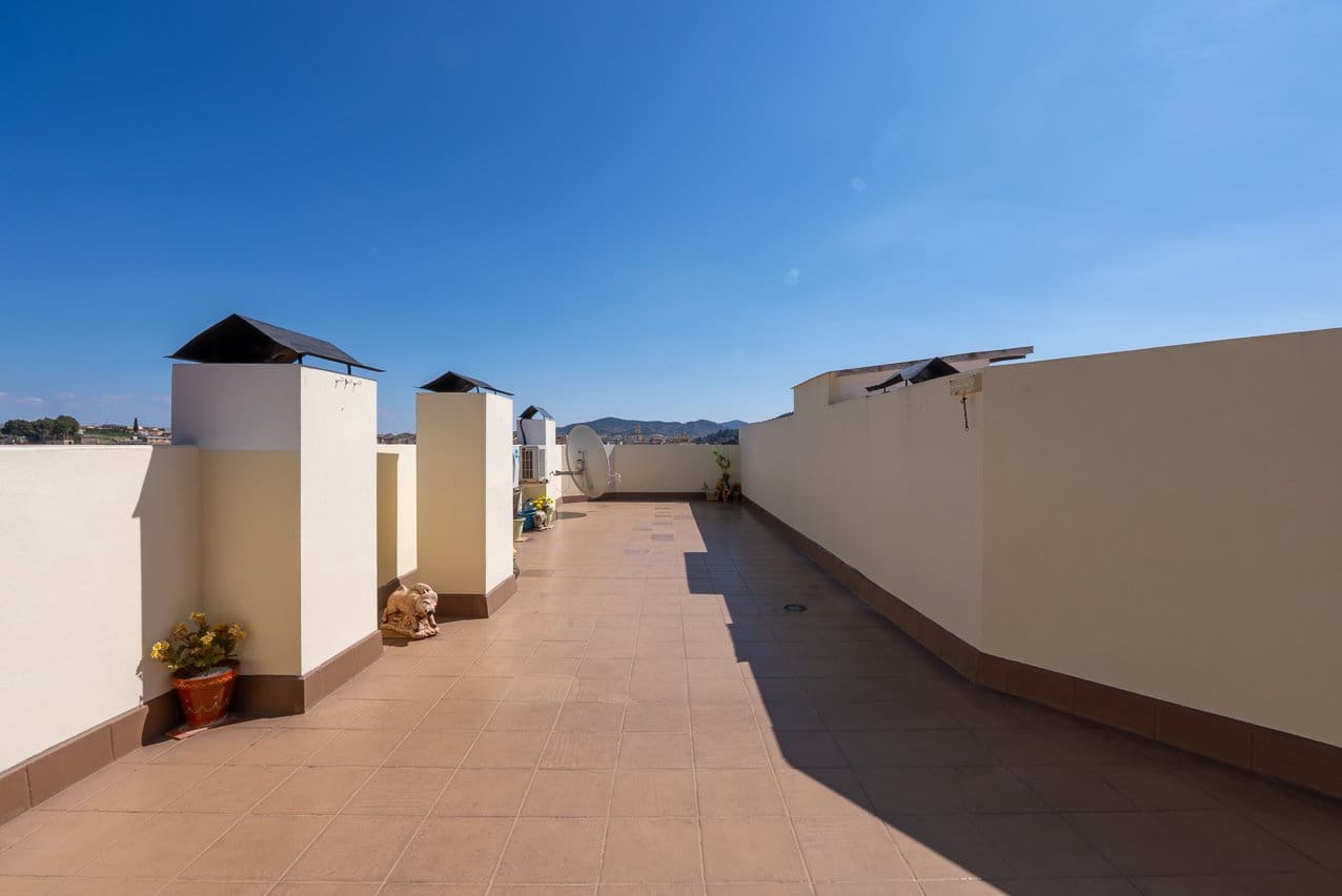 3 bedroom Apartment for sale in Pinoso with pool - € 149,950 (Ref: 9723881)