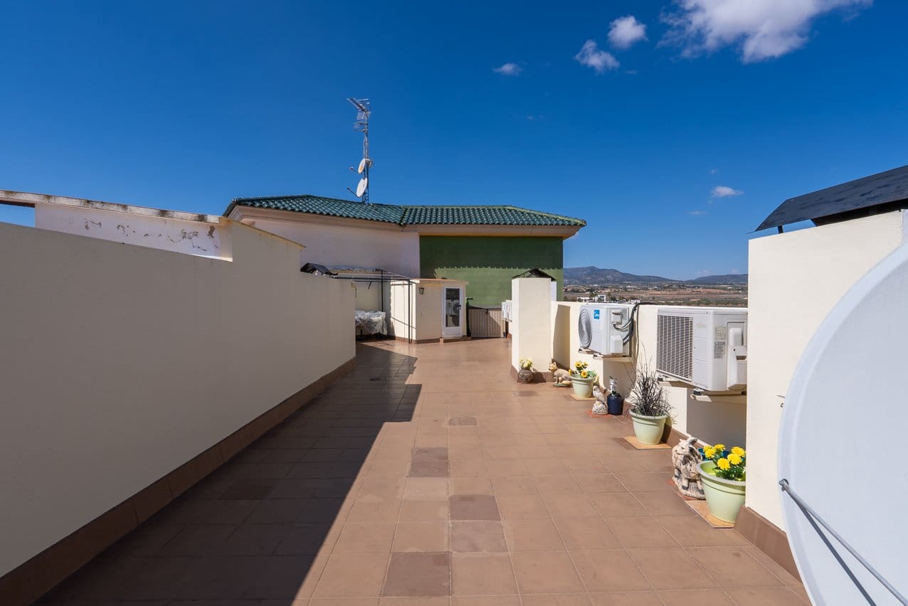 3 bedroom Apartment for sale in Pinoso with pool - € 149,950 (Ref: 9723881)