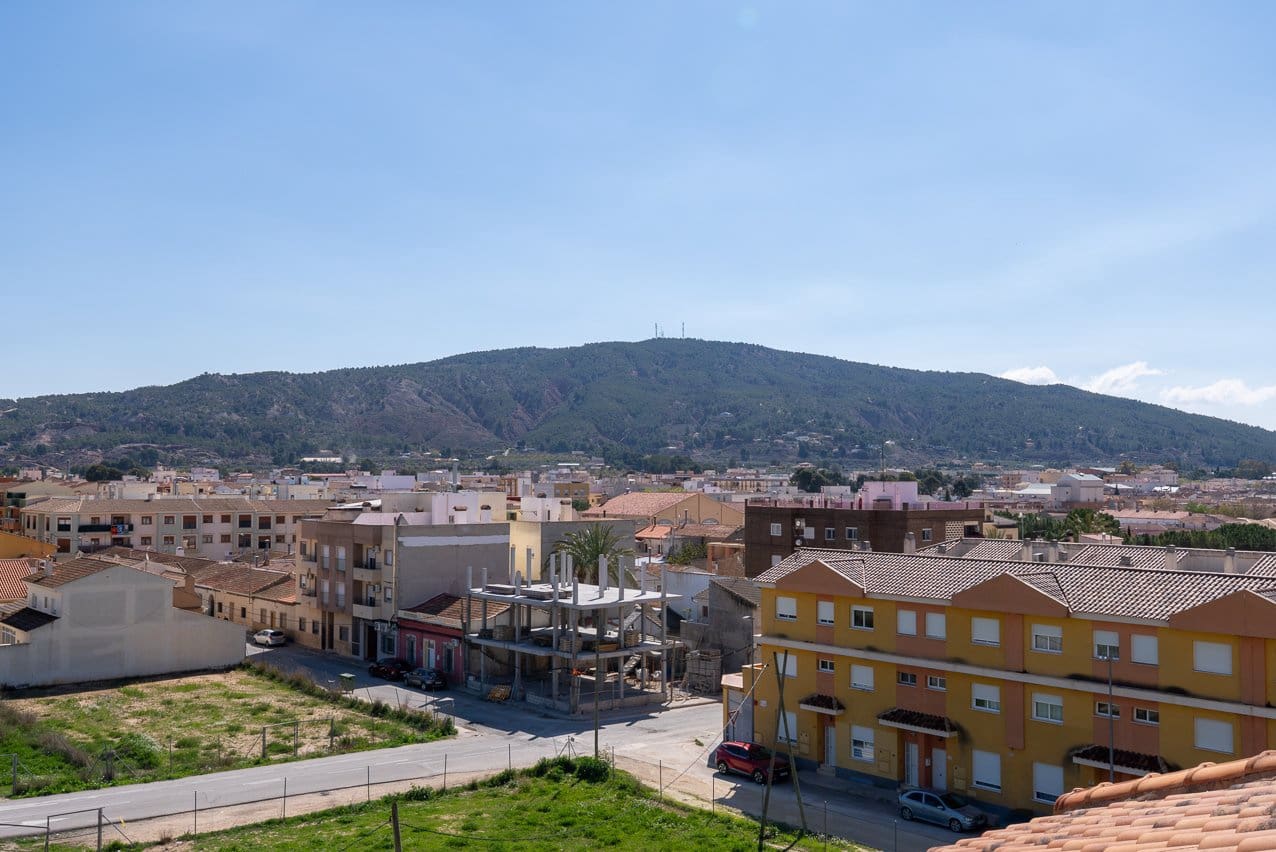 3 bedroom Apartment for sale in Pinoso with pool - € 149,950 (Ref: 9723881)
