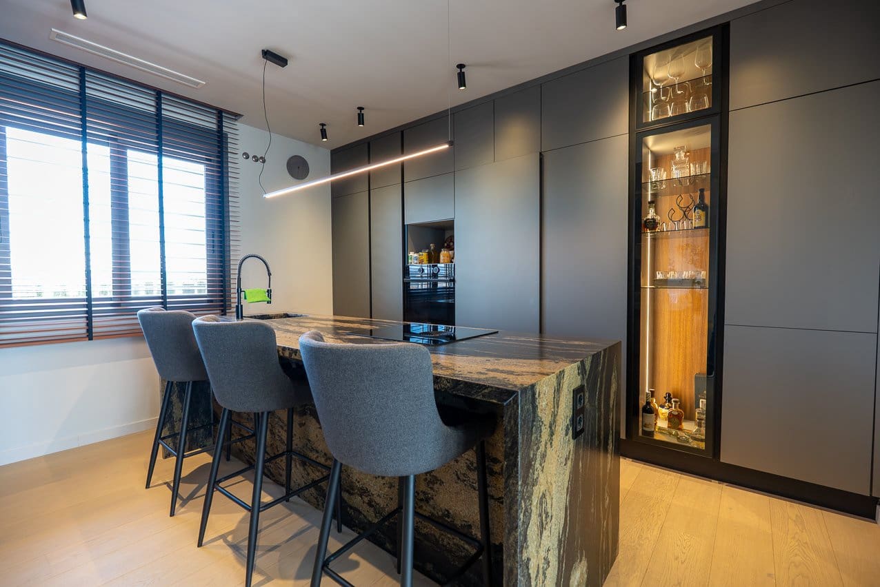 4 slaapkamer Villa te koop in Pinoso met zwembad - € 650.000 (Ref: 9725152)