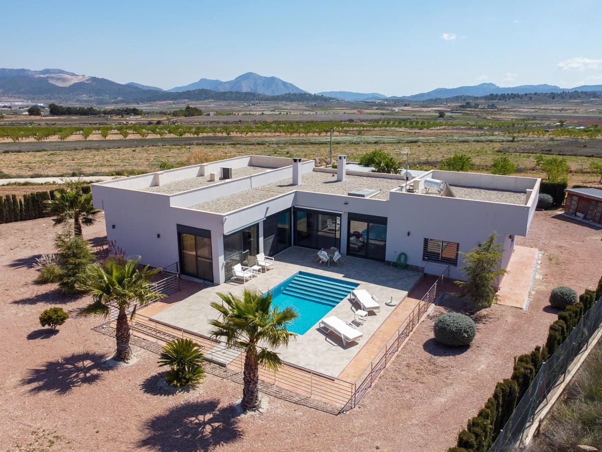 4 slaapkamer Villa te koop in Pinoso met zwembad - € 650.000 (Ref: 9725152)