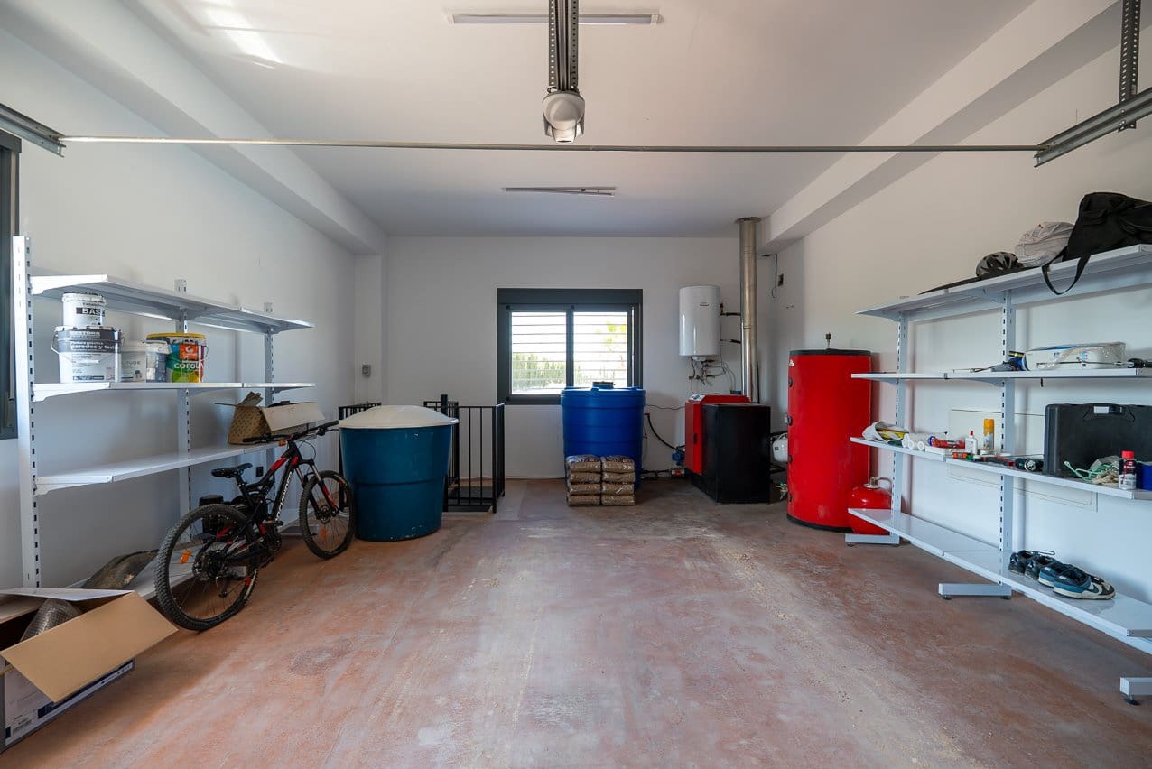 4 slaapkamer Villa te koop in Pinoso met zwembad - € 650.000 (Ref: 9725152)