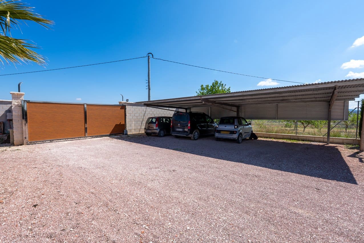 4 slaapkamer Villa te koop in Pinoso met zwembad - € 650.000 (Ref: 9725152)