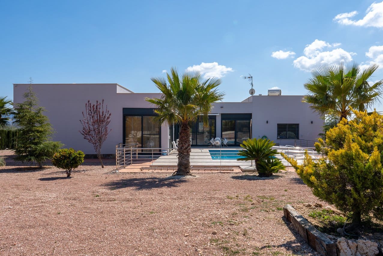 4 slaapkamer Villa te koop in Pinoso met zwembad - € 650.000 (Ref: 9725152)