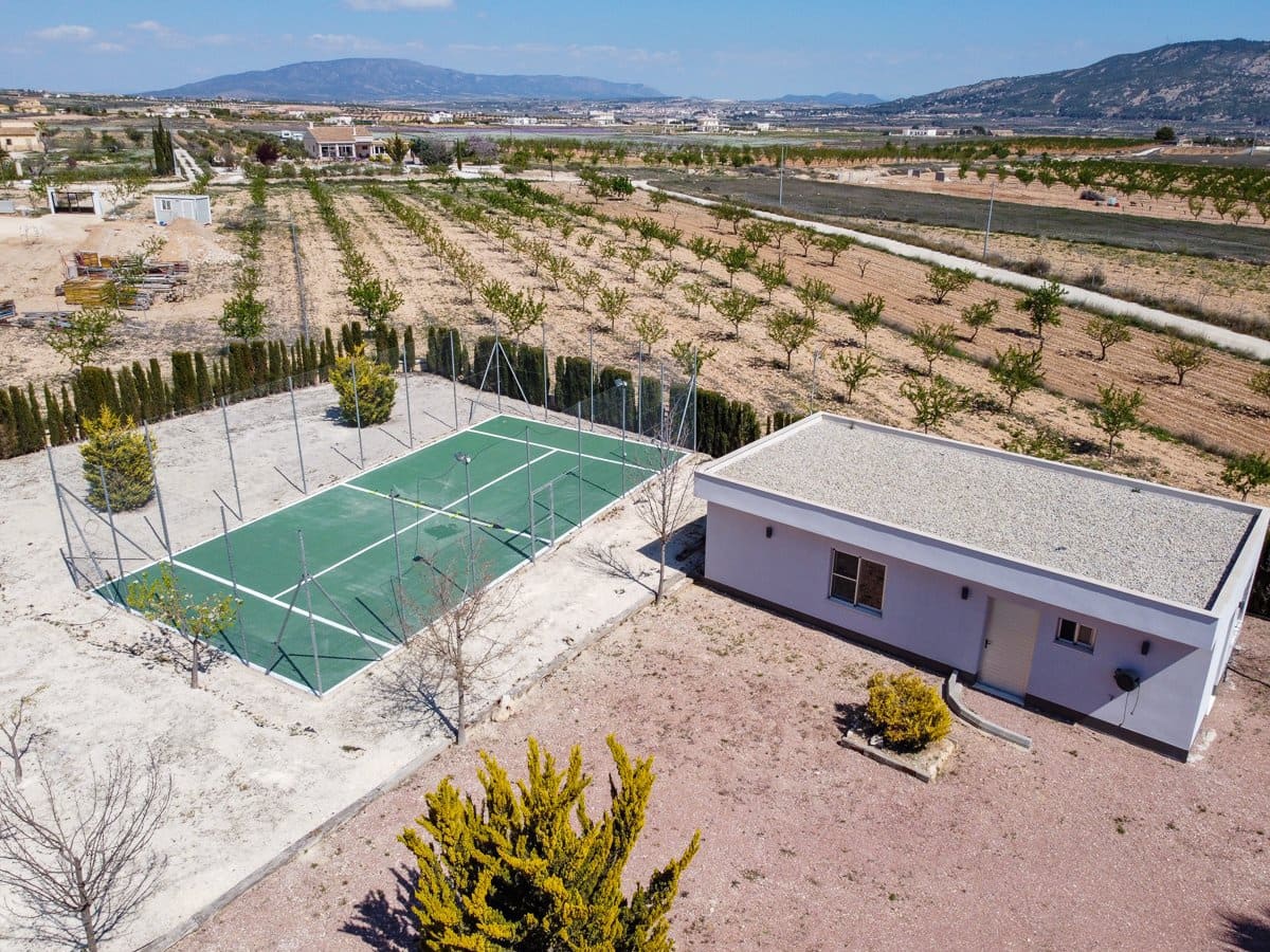 4 slaapkamer Villa te koop in Pinoso met zwembad - € 650.000 (Ref: 9725152)