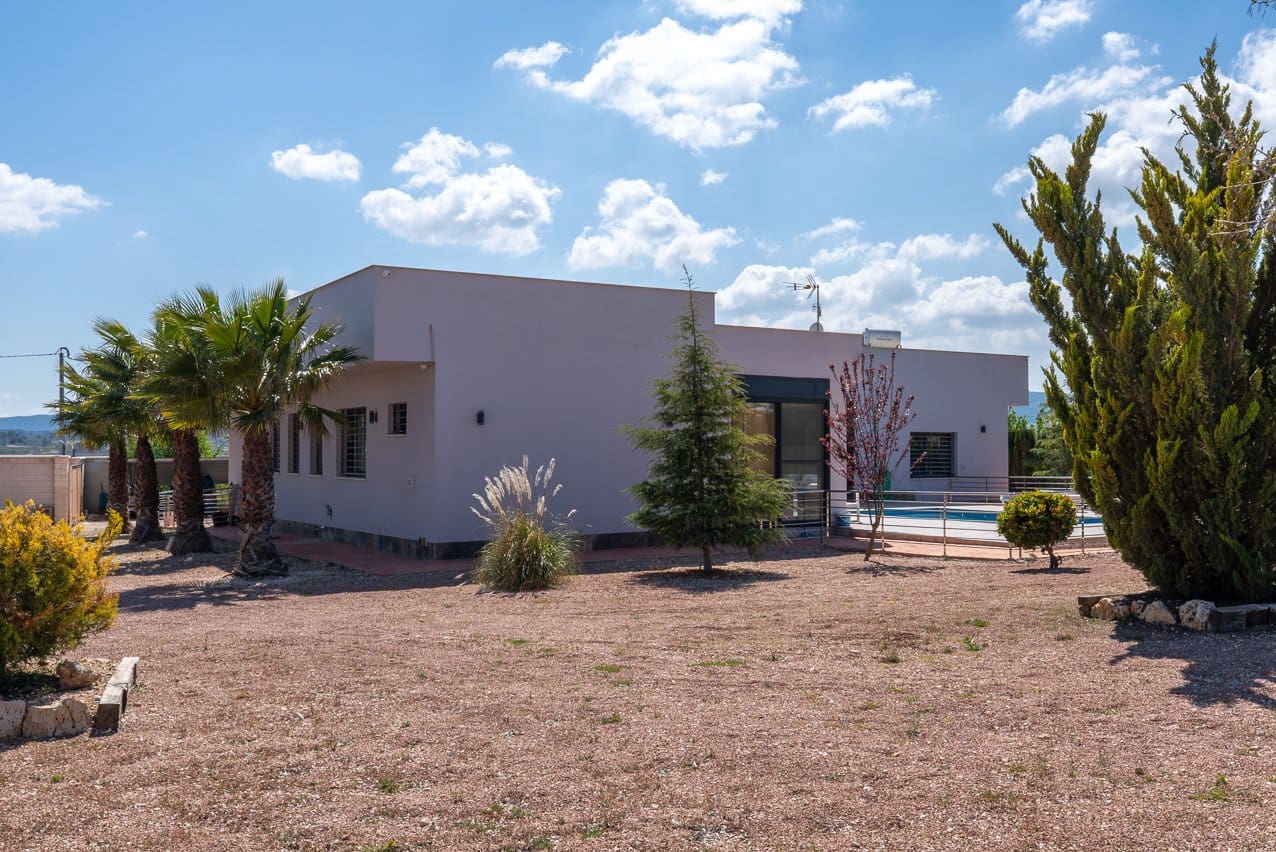 4 slaapkamer Villa te koop in Pinoso met zwembad - € 650.000 (Ref: 9725152)