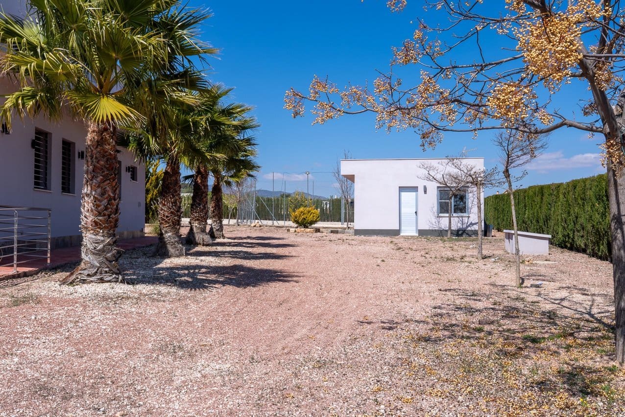 4 slaapkamer Villa te koop in Pinoso met zwembad - € 650.000 (Ref: 9725152)