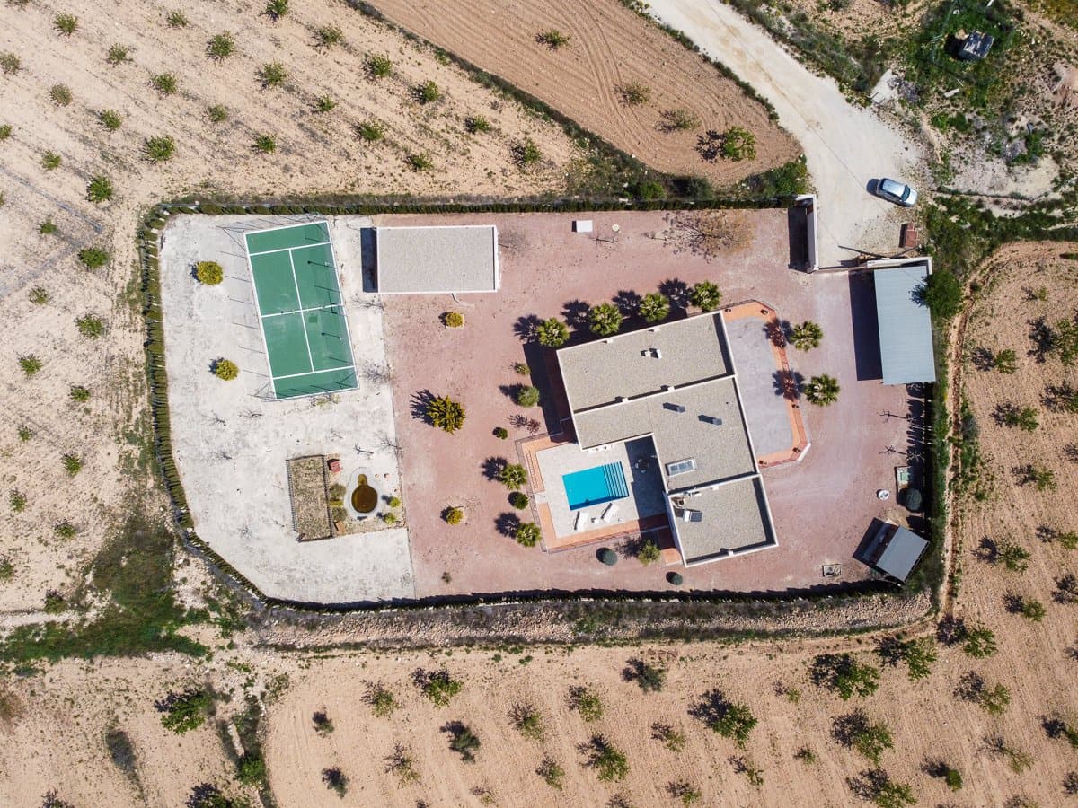 4 slaapkamer Villa te koop in Pinoso met zwembad - € 650.000 (Ref: 9725152)