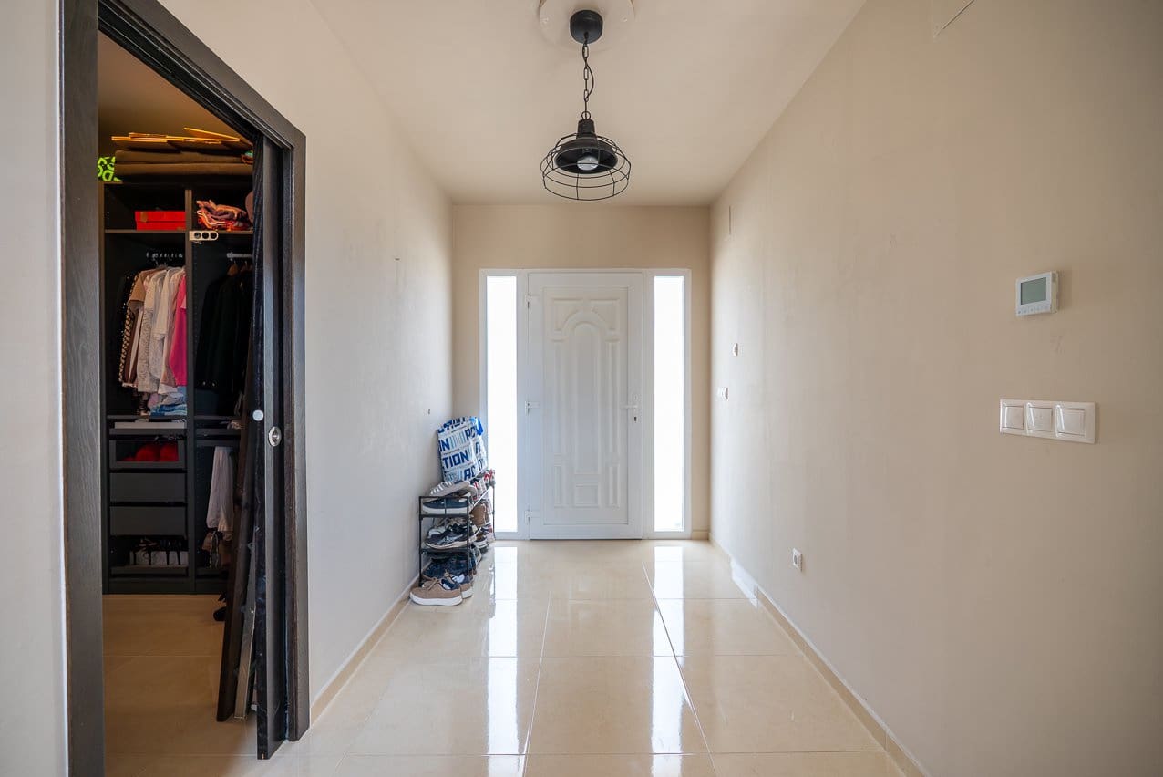 Chalet de 4 habitaciones en Pinoso en venta con piscina - 599.000 € (Ref: 9734054)