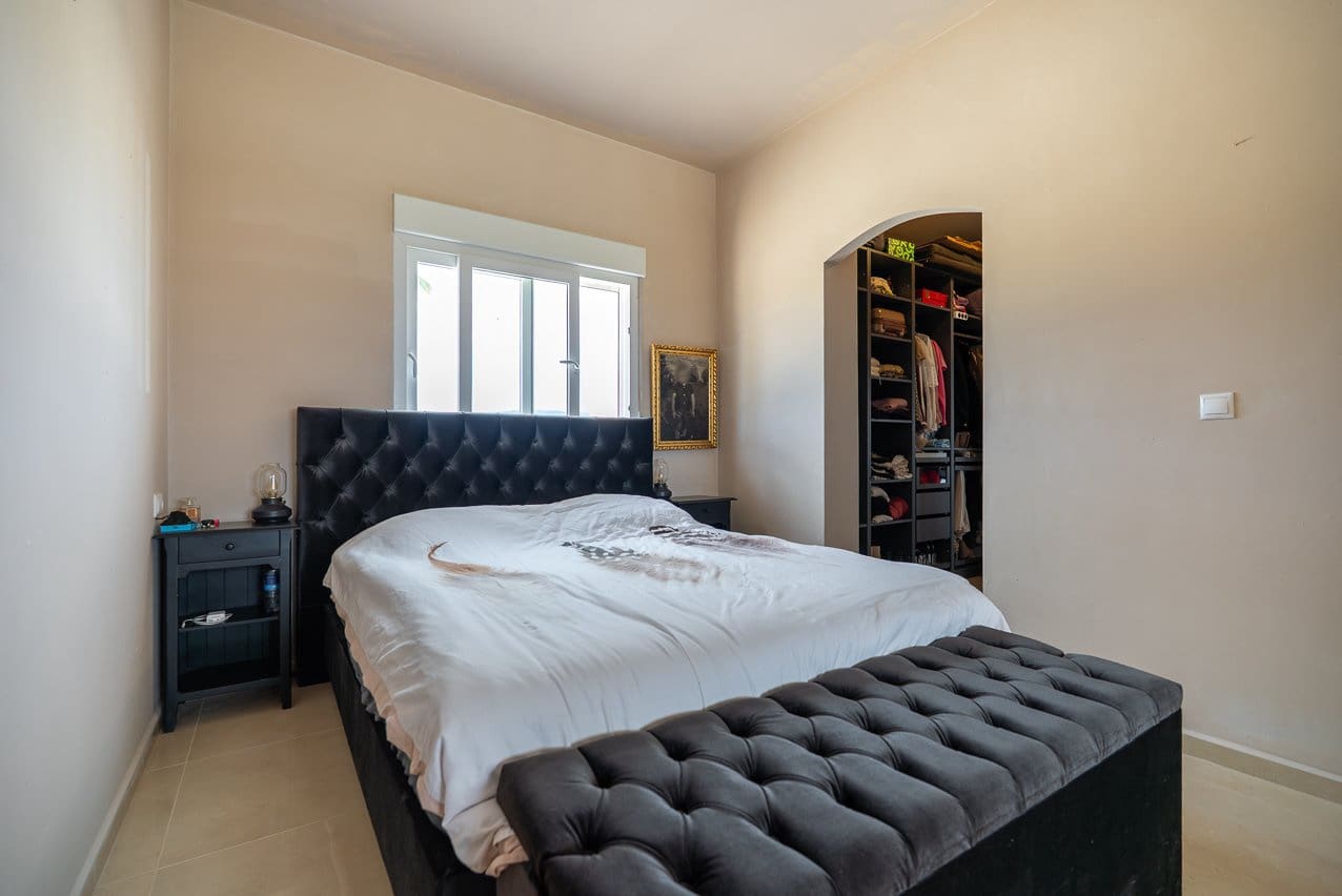 Chalet de 4 habitaciones en Pinoso en venta con piscina - 599.000 € (Ref: 9734054)