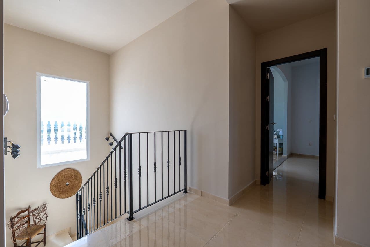 Chalet de 4 habitaciones en Pinoso en venta con piscina - 599.000 € (Ref: 9734054)