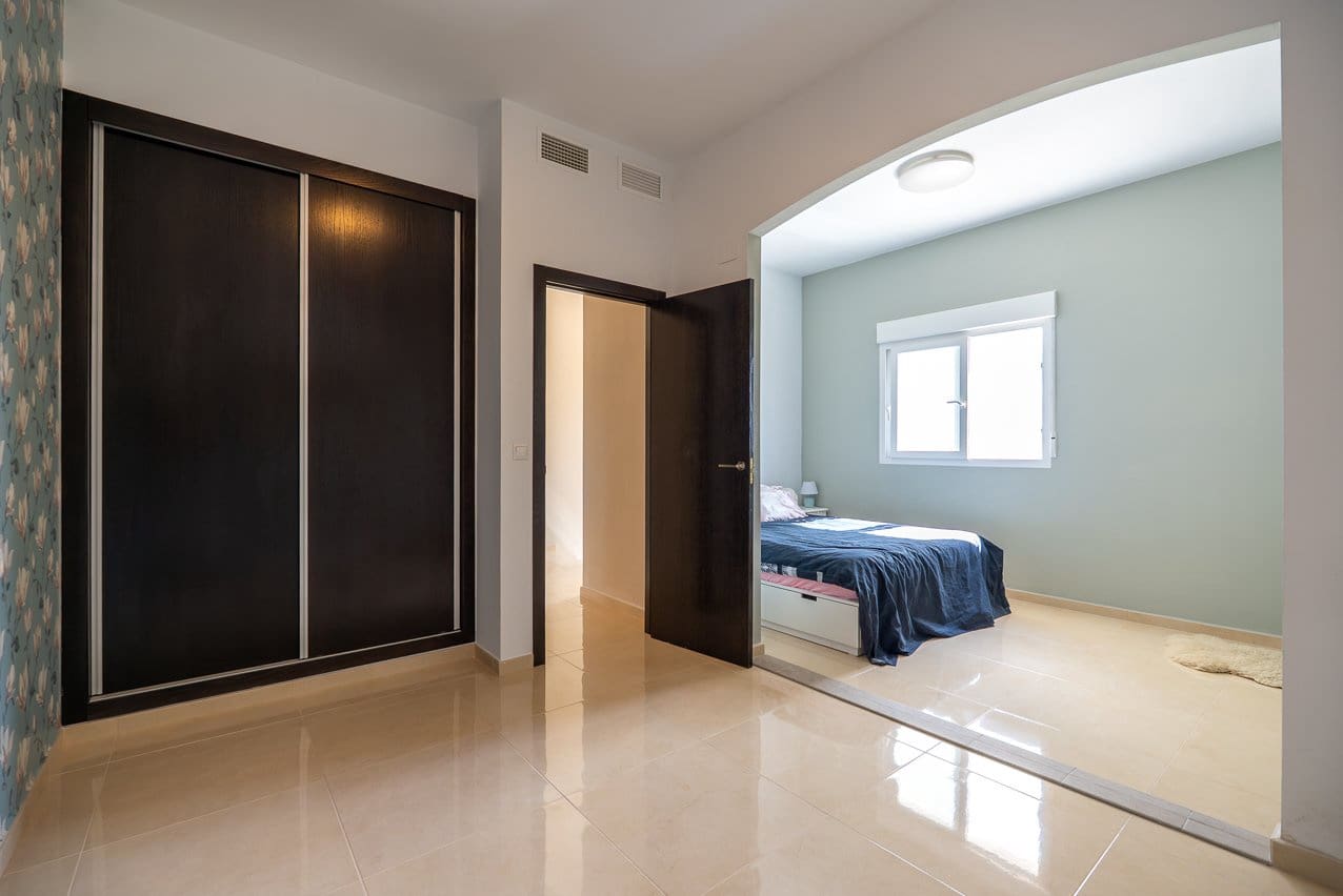 Chalet de 4 habitaciones en Pinoso en venta con piscina - 599.000 € (Ref: 9734054)