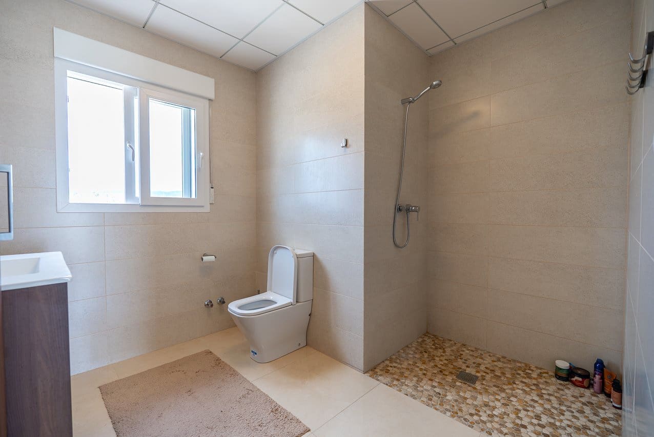 Chalet de 4 habitaciones en Pinoso en venta con piscina - 599.000 € (Ref: 9734054)