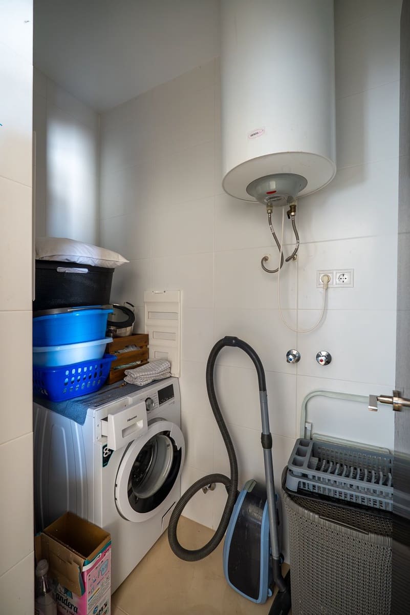 Chalet de 4 habitaciones en Pinoso en venta con piscina - 599.000 € (Ref: 9734054)