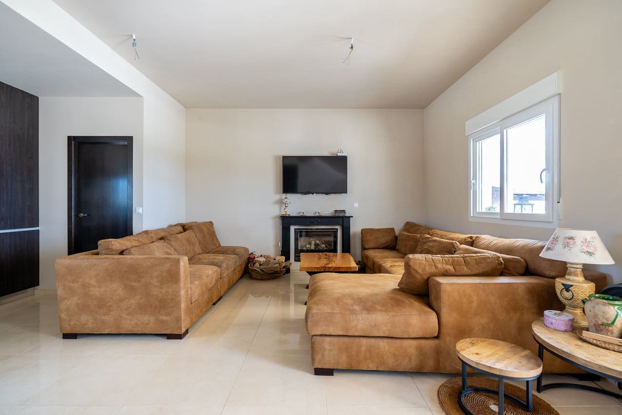 Chalet de 4 habitaciones en Pinoso en venta con piscina - 599.000 € (Ref: 9734054)