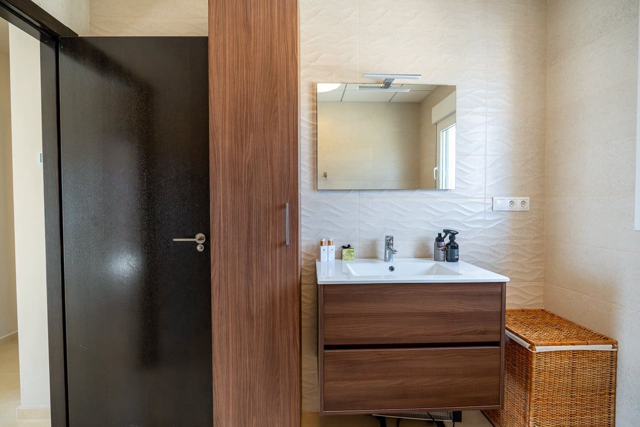 Chalet de 4 habitaciones en Pinoso en venta con piscina - 599.000 € (Ref: 9734054)