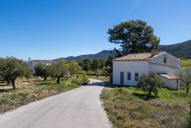4 bedroom Finca/Country House for sale in Villena with pool - € 125,000 (Ref: 9740213)