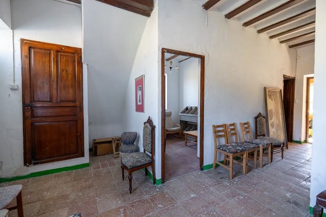 4 bedroom Finca/Country House for sale in Villena with pool - € 125,000 (Ref: 9740213)