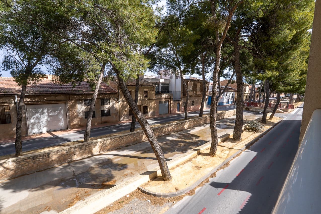 4 bedroom Apartment for sale in Pinoso with pool - € 140,000 (Ref: 9757808)