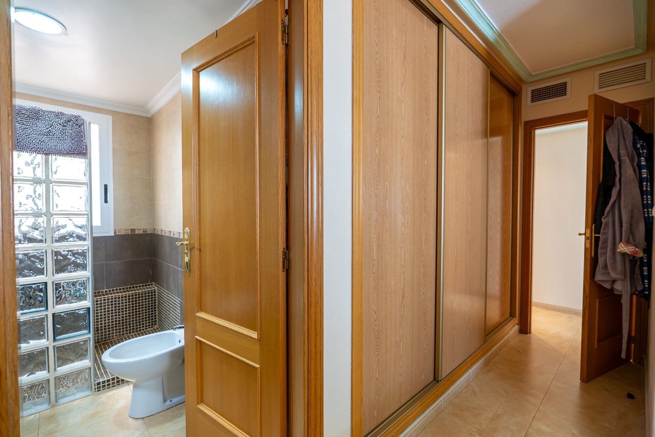 4 bedroom Apartment for sale in Pinoso with pool - € 140,000 (Ref: 9757808)