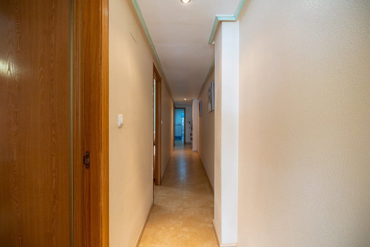 4 bedroom Apartment for sale in Pinoso with pool - € 140,000 (Ref: 9757808)