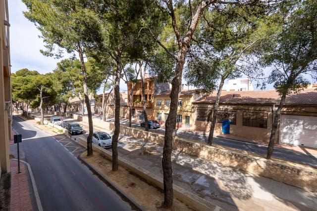 4 soveværelse Lejlighed til salg i Pinoso med swimmingpool - € 140.000 (Ref: 9757808)