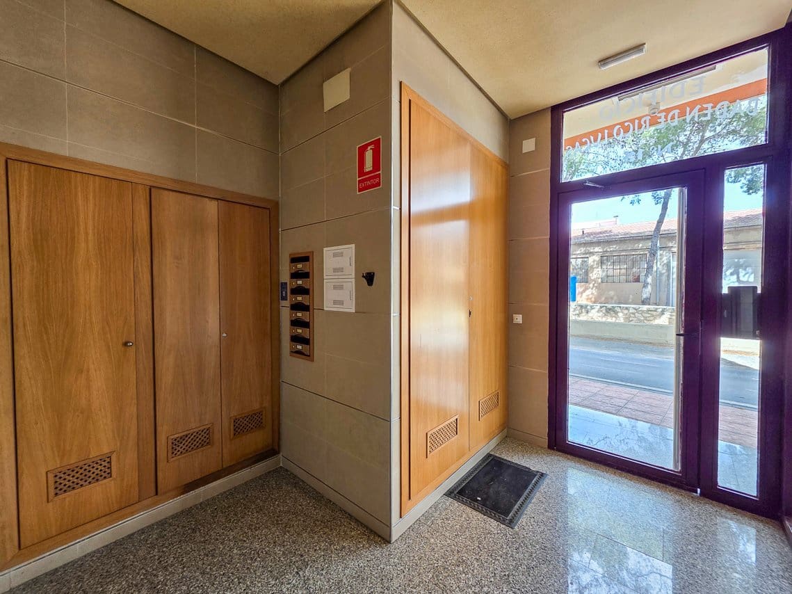 4 bedroom Apartment for sale in Pinoso with pool - € 140,000 (Ref: 9757808)