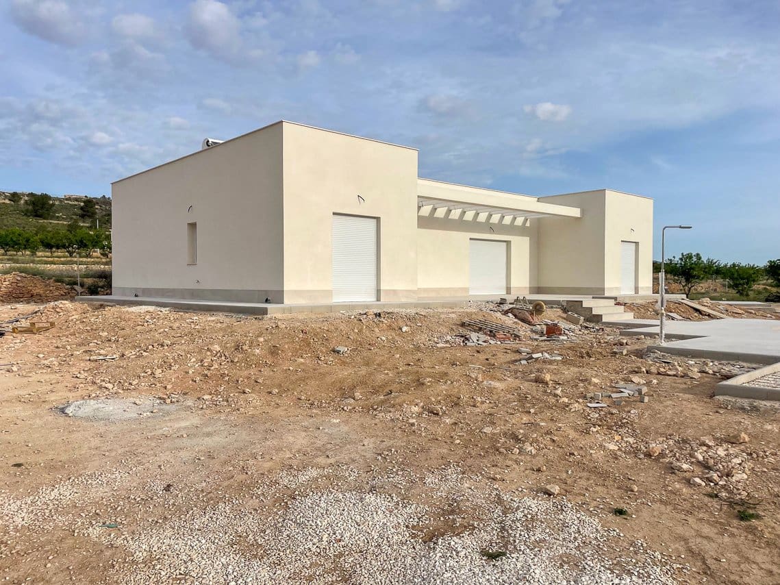 3 slaapkamer Villa te koop in Pinoso met zwembad - € 425.000 (Ref: 9758160)