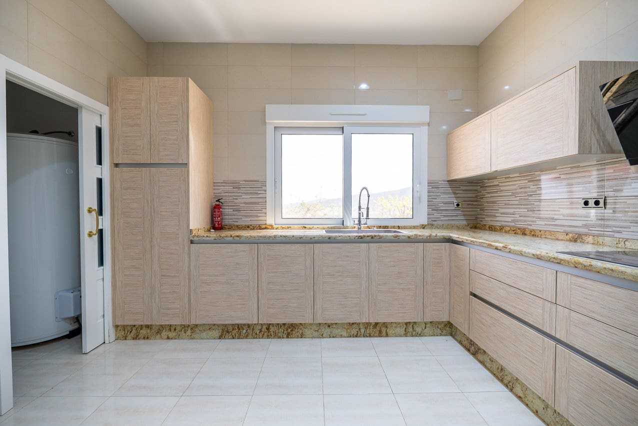 4 sypialnia Willa na sprzedaż w Pinoso z basenem - 650 000 € (Ref: 9758161)