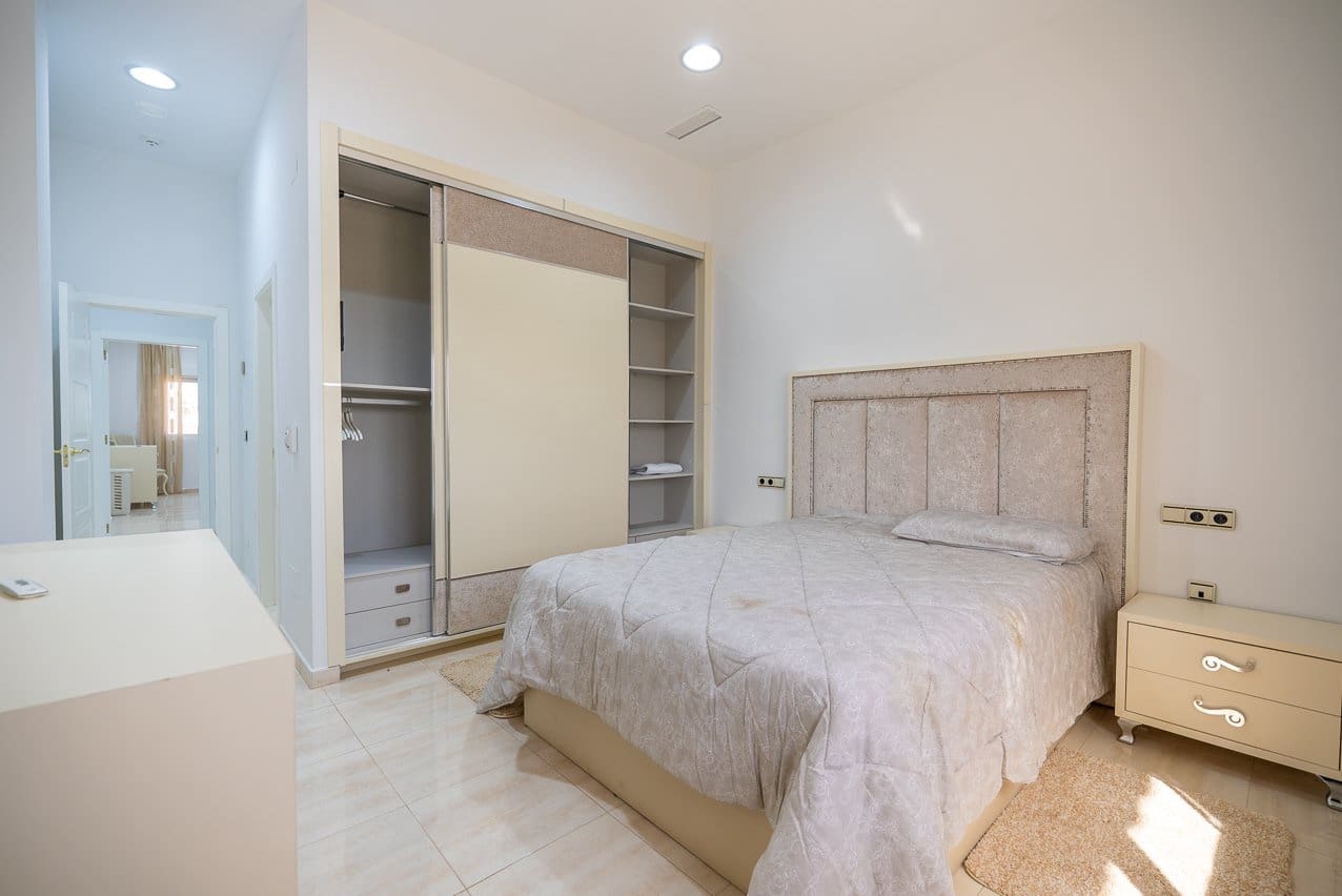 4 sypialnia Willa na sprzedaż w Pinoso z basenem - 650 000 € (Ref: 9758161)