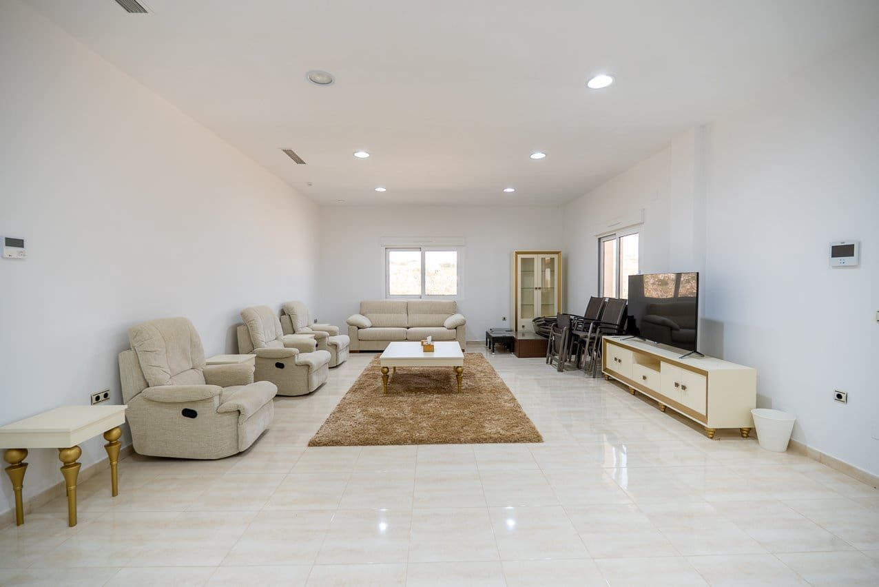 4 bedroom Villa for sale in Pinoso with pool - € 650,000 (Ref: 9758161)