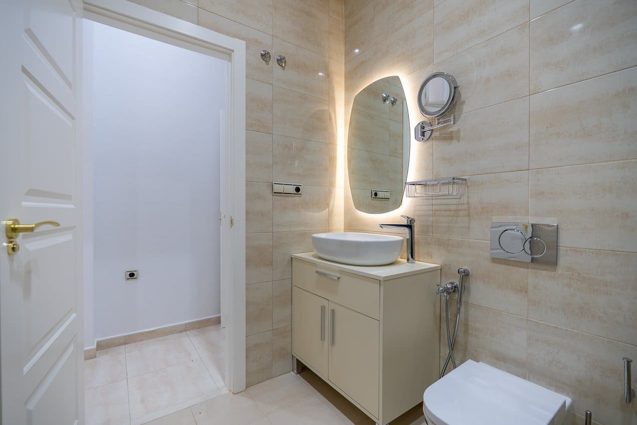 4 bedroom Villa for sale in Pinoso with pool - € 650,000 (Ref: 9758161)