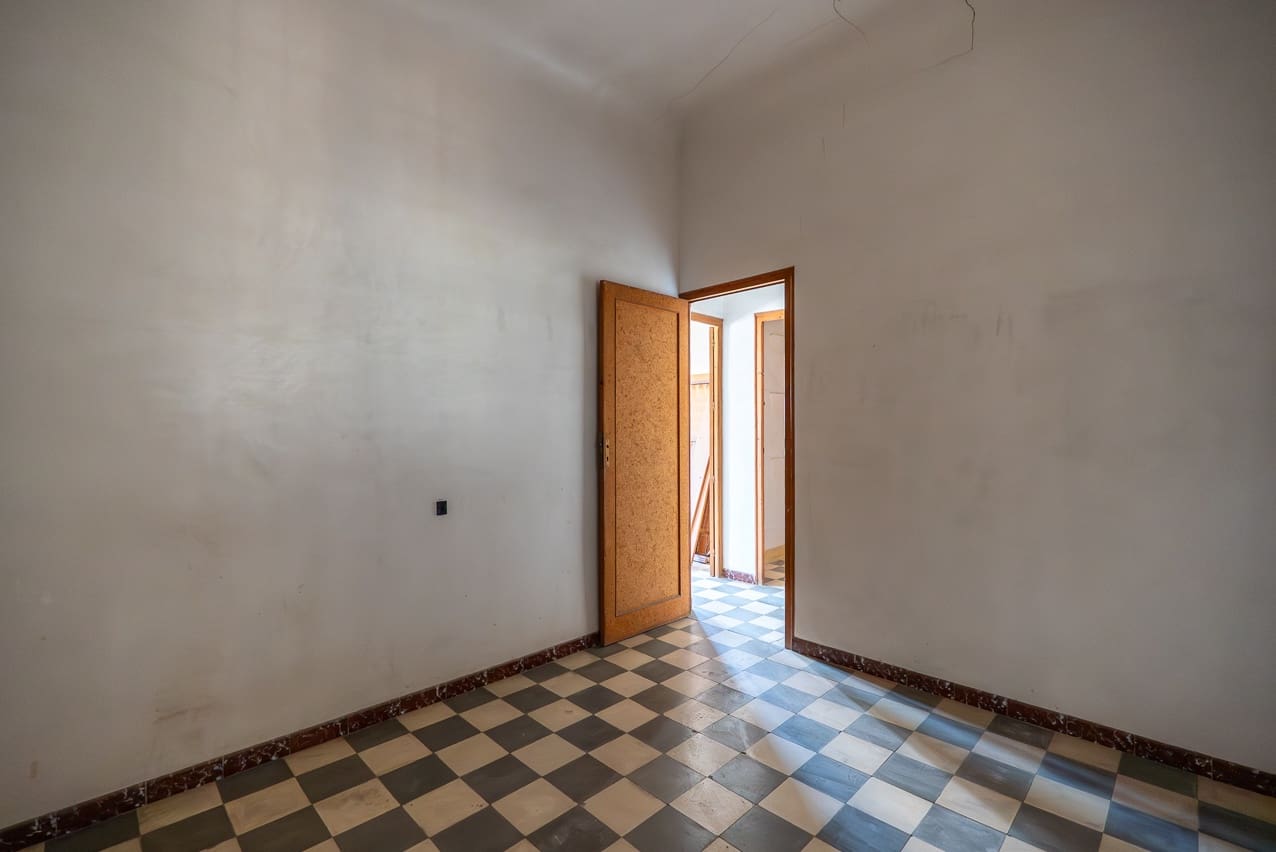 2 bedroom Apartment for sale in Pinoso with pool - € 92,500 (Ref: 9758162)