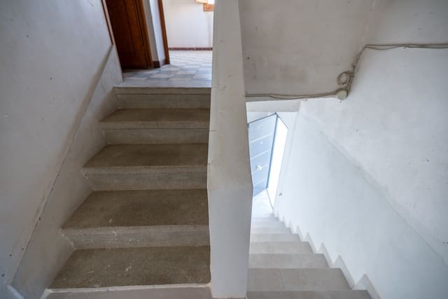 2 bedroom Apartment for sale in Pinoso with pool - € 92,500 (Ref: 9758162)