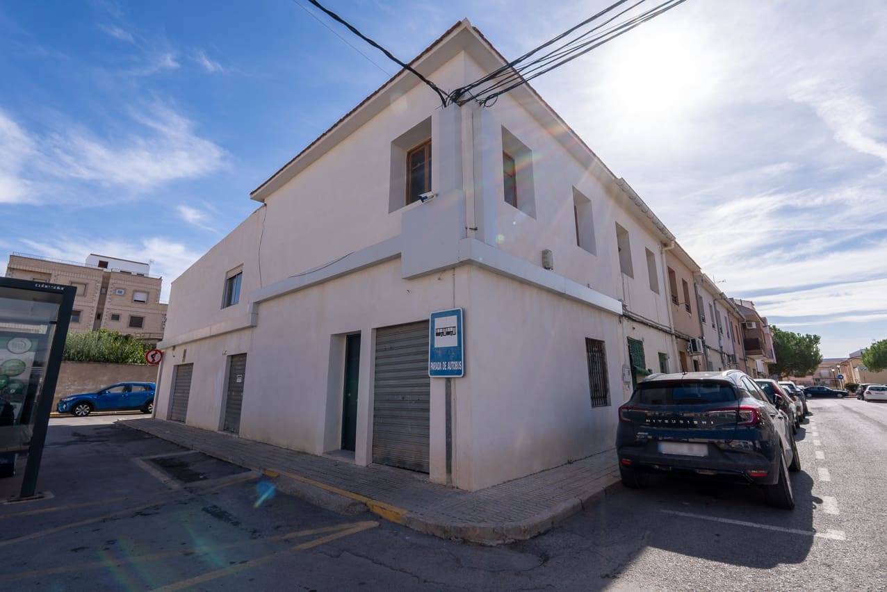 2 bedroom Apartment for sale in Pinoso with pool - € 92,500 (Ref: 9758162)