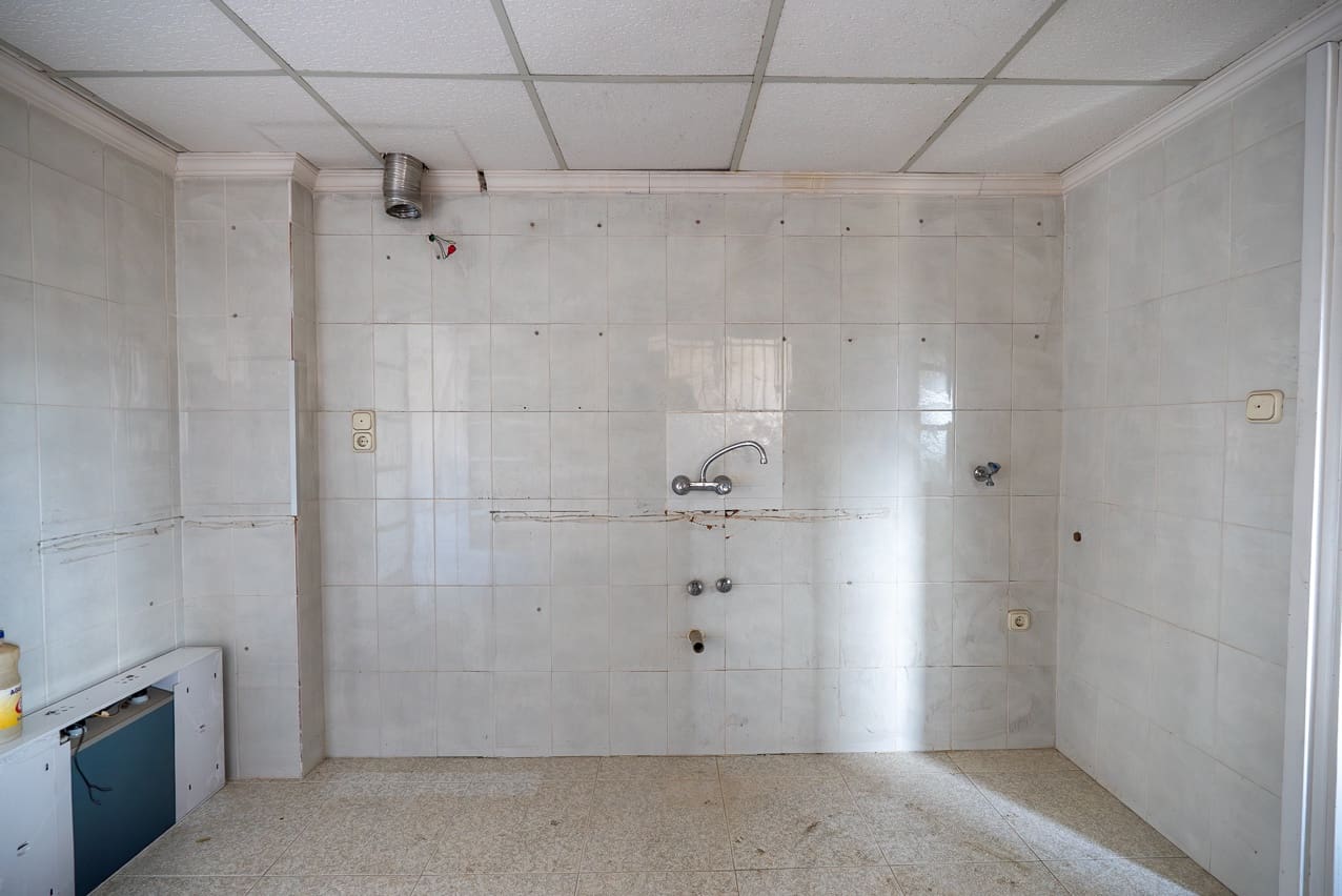 2 bedroom Apartment for sale in Pinoso with pool - € 92,500 (Ref: 9758162)