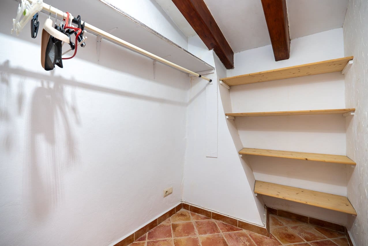 5 soveværelse Finca/Landehus til salg i Raspay med swimmingpool - € 340.000 (Ref: 9782356)