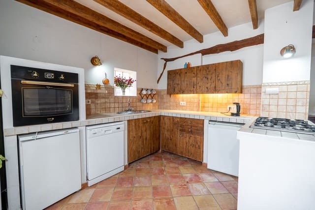 5 soveværelse Finca/Landehus til salg i Raspay, Yecla med swimmingpool - € 340.000 (Ref: 9782356)