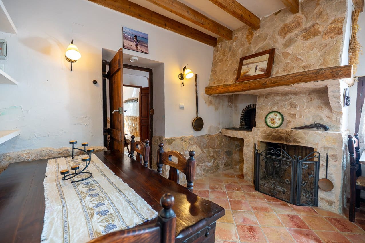 5 soveværelse Finca/Landehus til salg i Raspay med swimmingpool - € 340.000 (Ref: 9782356)