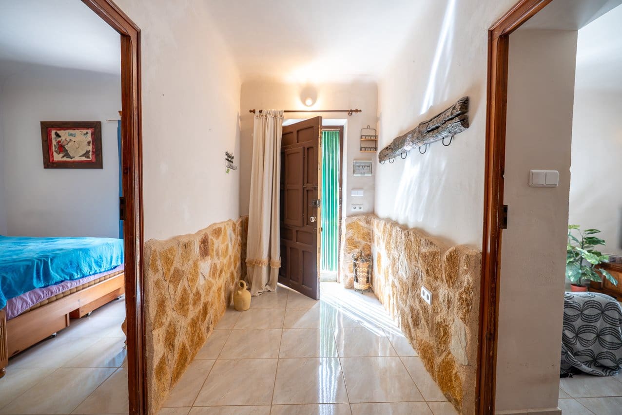 5 soveværelse Finca/Landehus til salg i Raspay med swimmingpool - € 340.000 (Ref: 9782356)