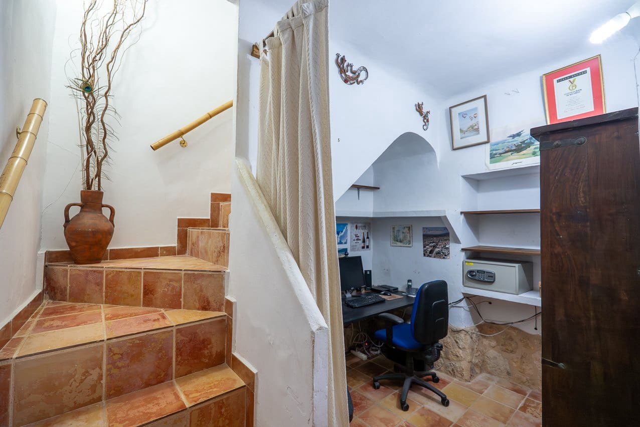 5 soveværelse Finca/Landehus til salg i Raspay med swimmingpool - € 340.000 (Ref: 9782356)