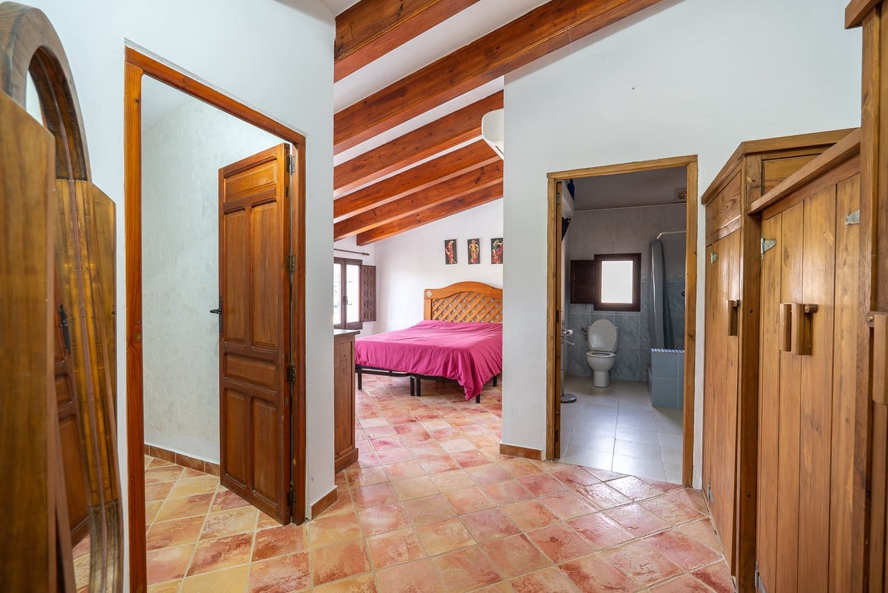 5 soveværelse Finca/Landehus til salg i Raspay med swimmingpool - € 340.000 (Ref: 9782356)