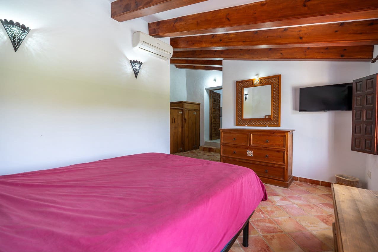 5 soveværelse Finca/Landehus til salg i Raspay med swimmingpool - € 340.000 (Ref: 9782356)