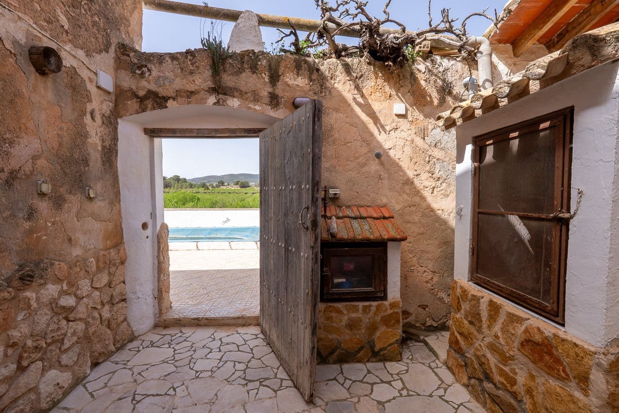 5 soveværelse Finca/Landehus til salg i Raspay med swimmingpool - € 340.000 (Ref: 9782356)