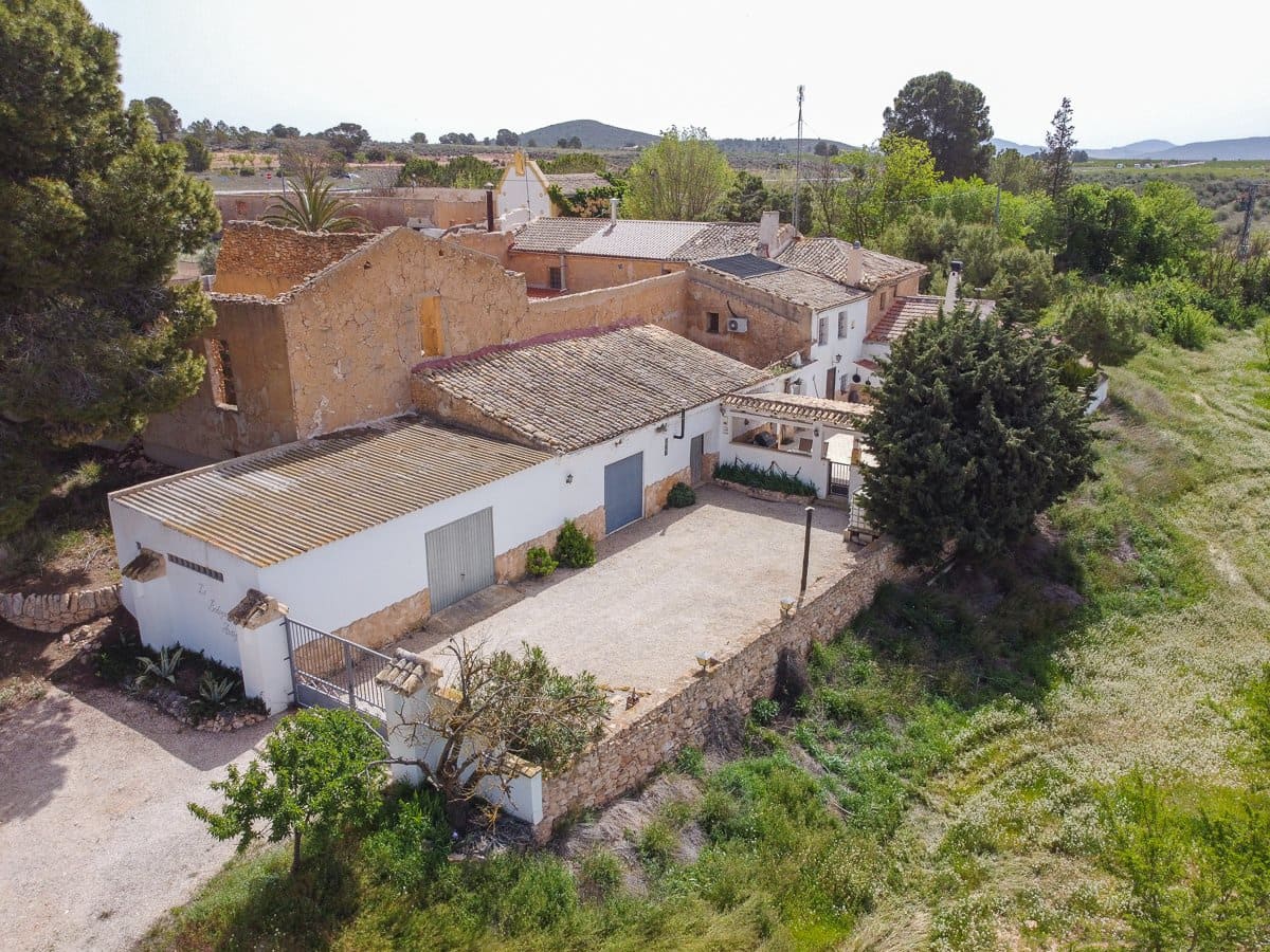 5 soveværelse Finca/Landehus til salg i Raspay med swimmingpool - € 340.000 (Ref: 9782356)