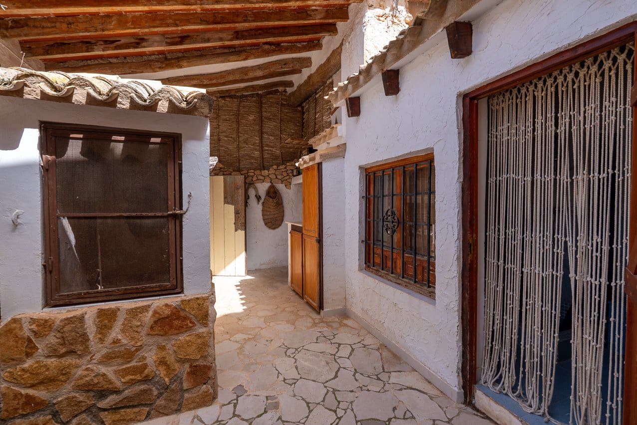 5 soveværelse Finca/Landehus til salg i Raspay med swimmingpool - € 340.000 (Ref: 9782356)