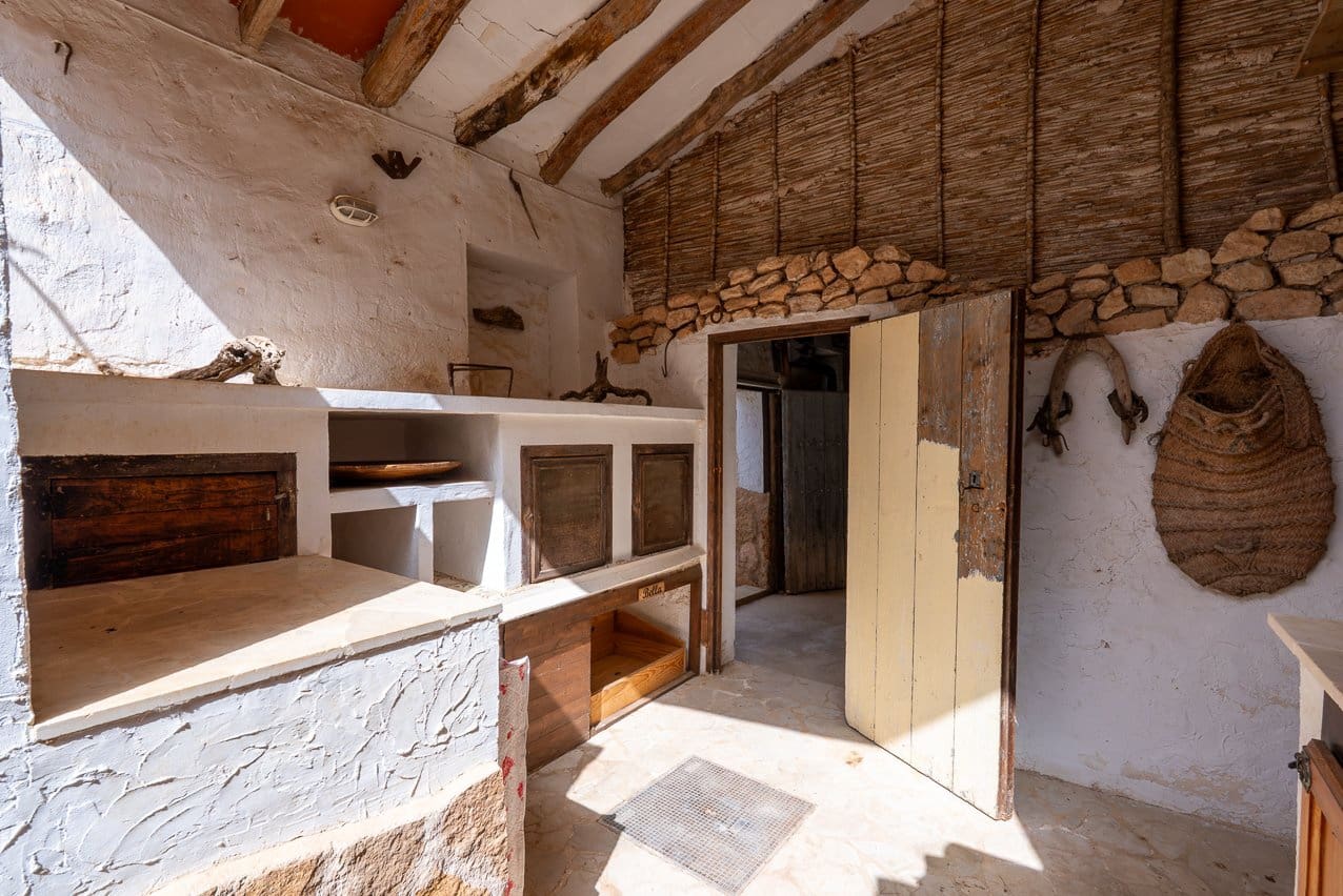 5 soveværelse Finca/Landehus til salg i Raspay med swimmingpool - € 340.000 (Ref: 9782356)