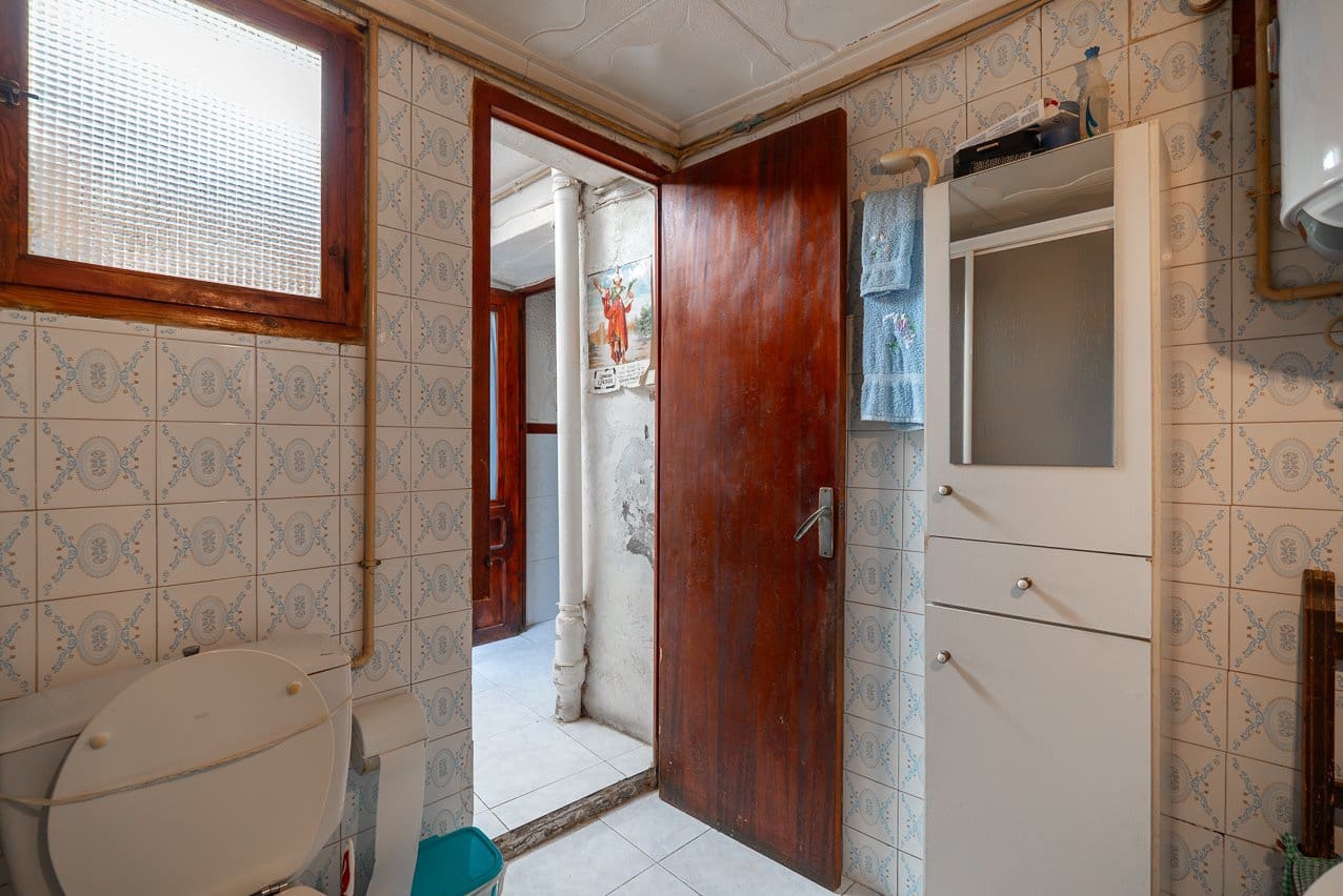 5 bedroom Townhouse for sale in Pinoso with pool - € 75,000 (Ref: 9795527)